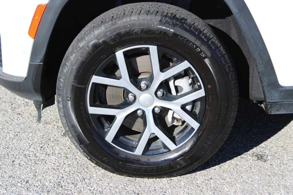 Used 2024 Jeep Grand Cherokee L Limited w/ Luxury Tech Group II image 8