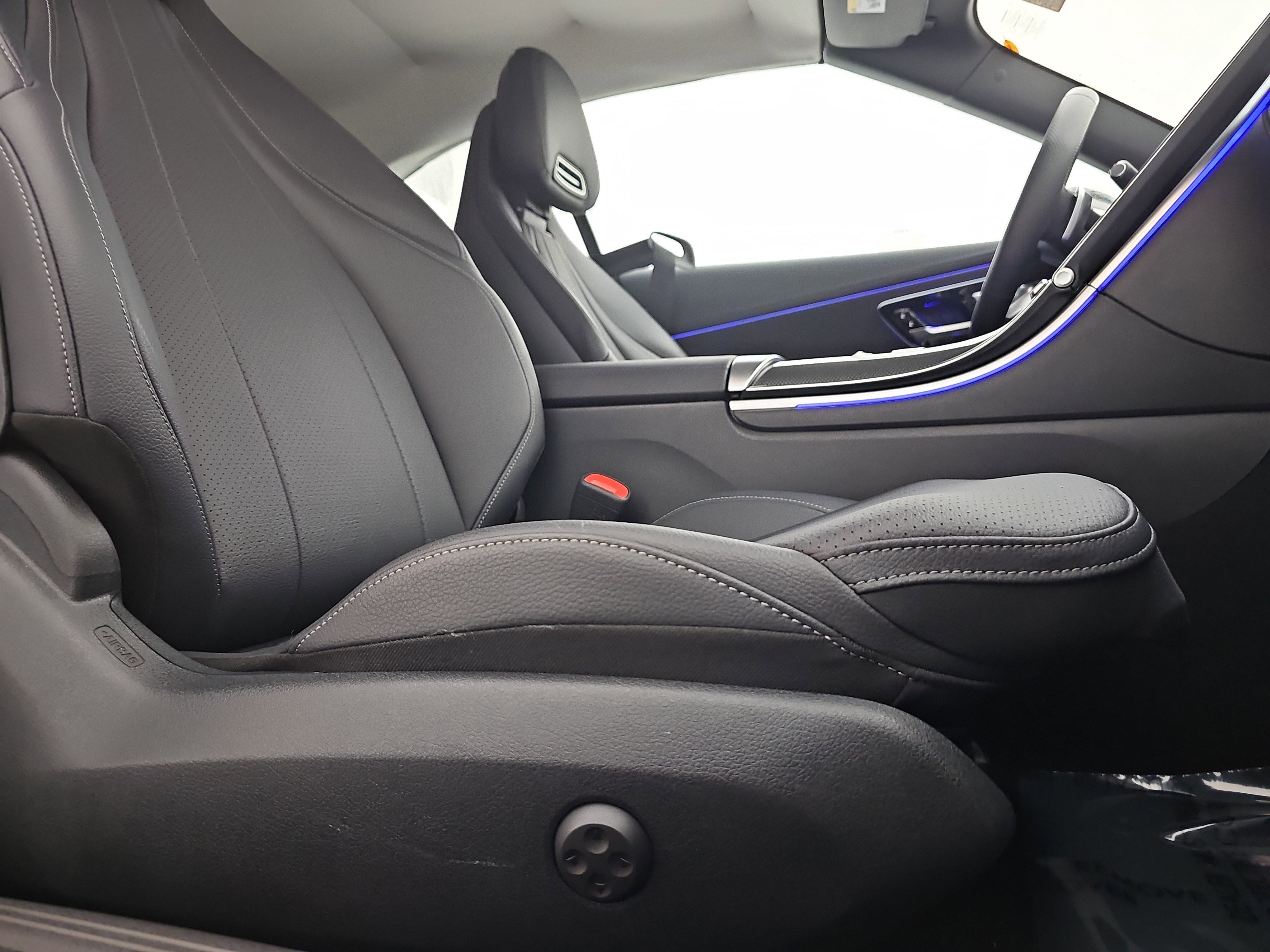 Certified 2024 Mercedes-Benz CLE 300 4MATIC Cabriolet w/ Night Package image 17