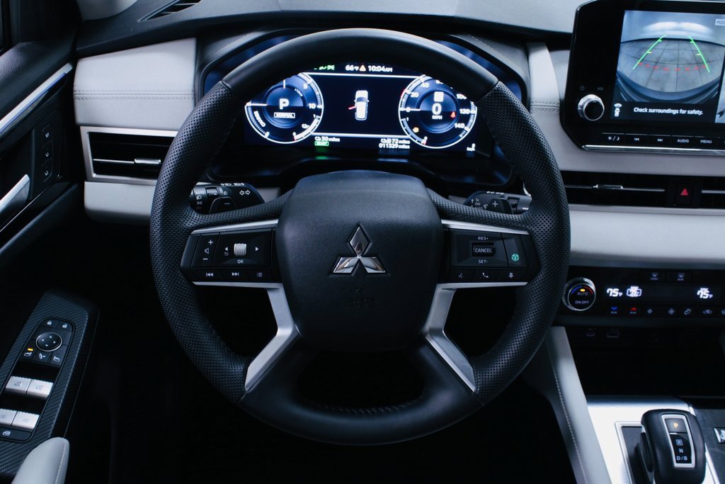 Used 2023 Mitsubishi Outlander SEL image 12