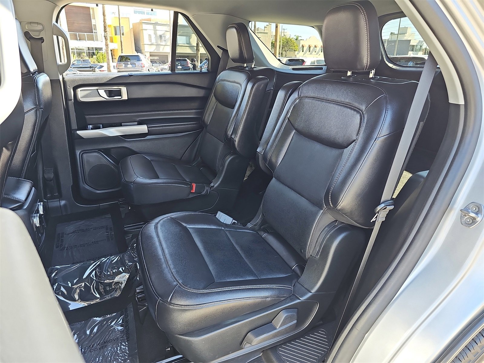 Used 2023 Ford Explorer Limited image 16