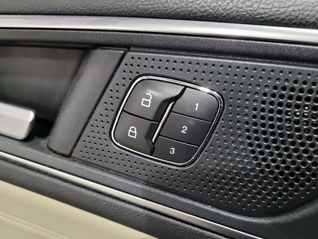 Used 2021 Ford Edge Titanium image 49