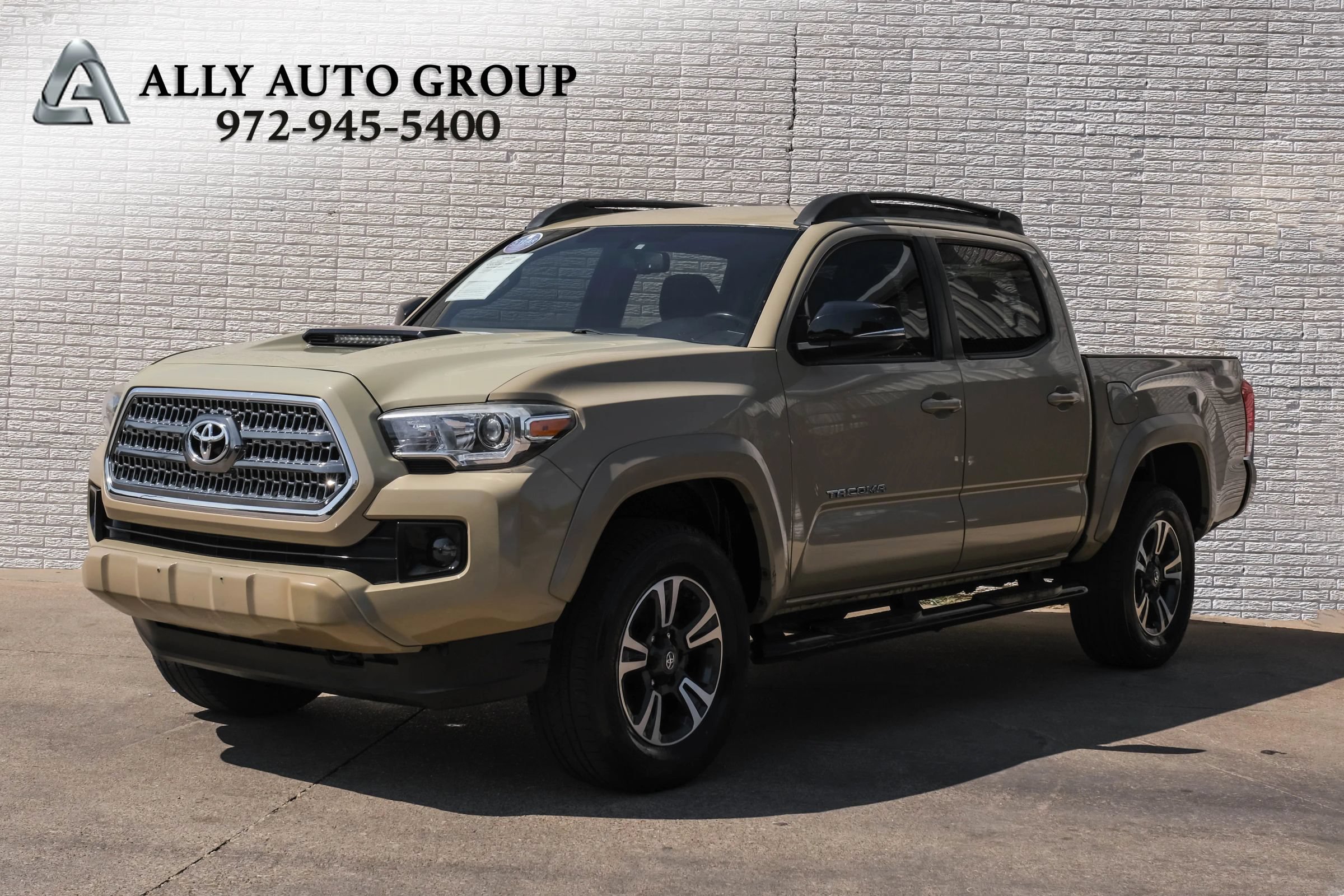 Used 2017 Toyota Tacoma TRD Sport w/ Tow Package