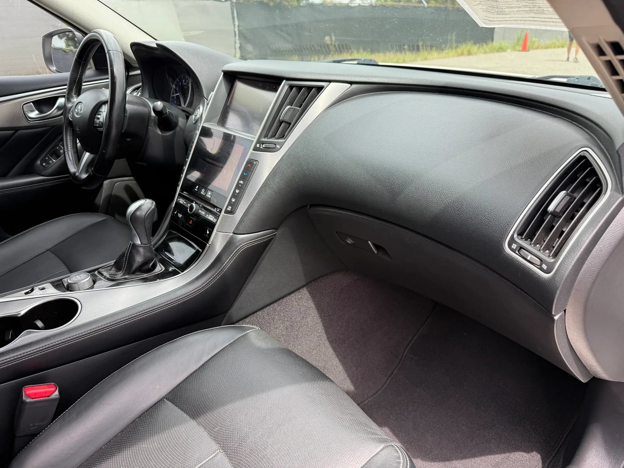 Used 2015 INFINITI Q50 Premium w/ Navigation Package RWD image 19