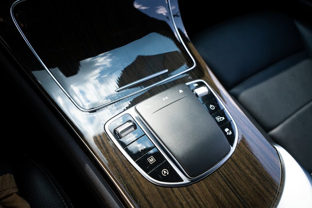 Used 2021 Mercedes-Benz GLC 300 4MATIC w/ Premium Package image 40