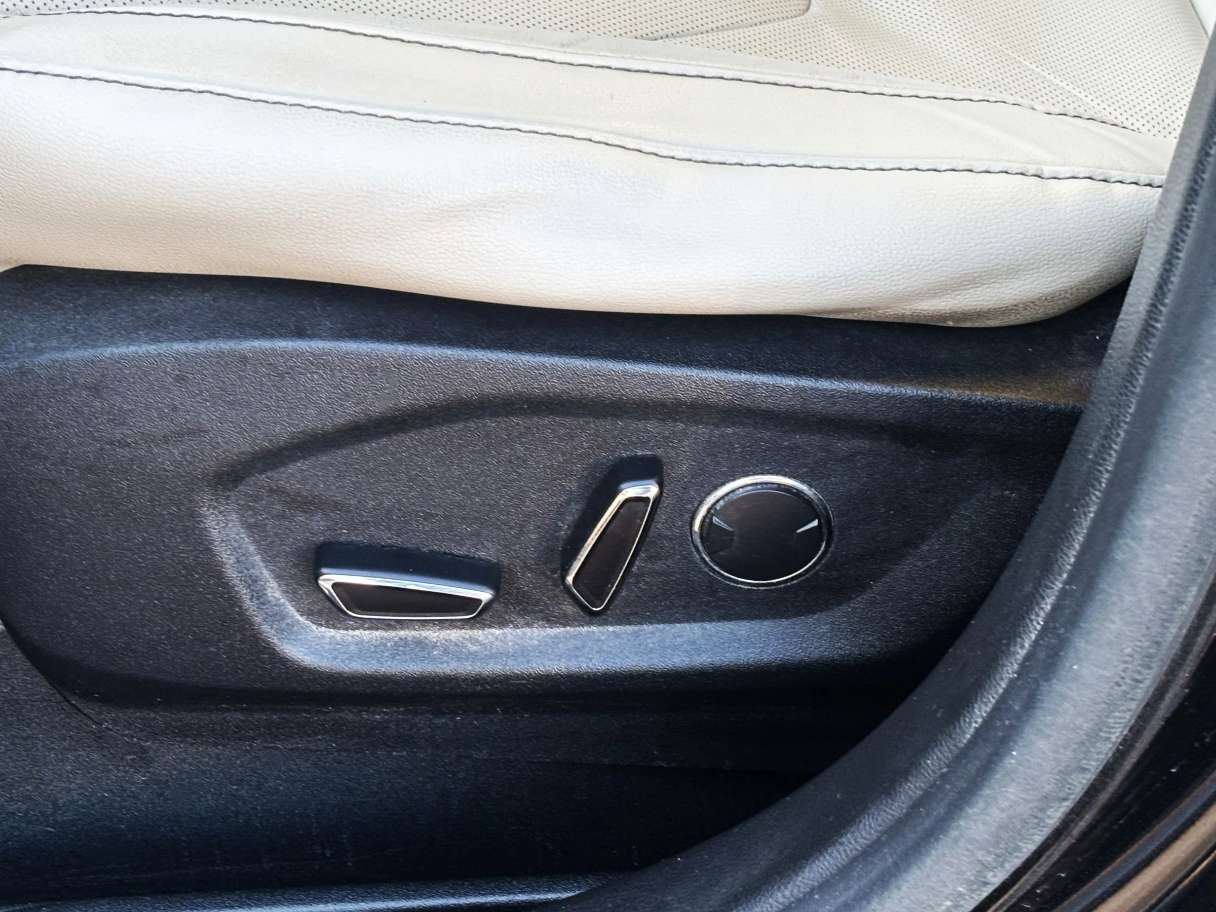 Used 2015 Ford Edge Titanium w/ Equipment Group 302A image 14