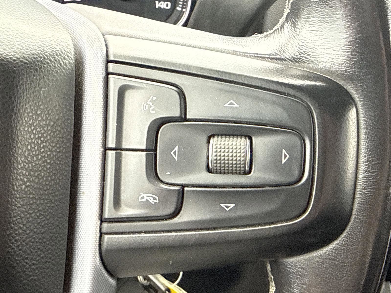 Used 2020 GMC Sierra 1500 SLE w/ Remote Start Package image 16