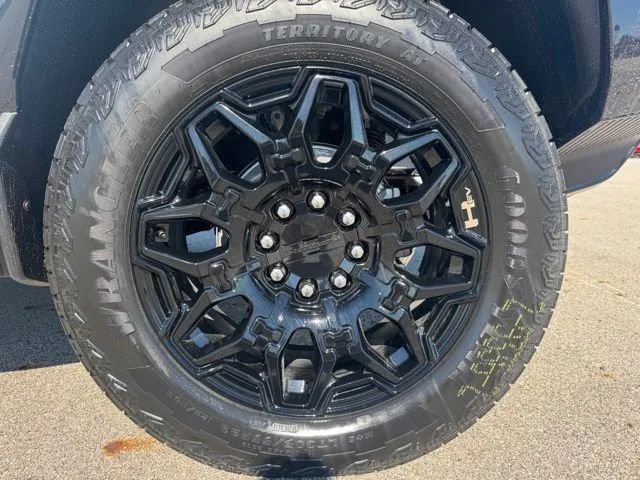 New 2026 GMC Hummer EV SUV w/ LPO, Illumination Package AWD/4WD image 30