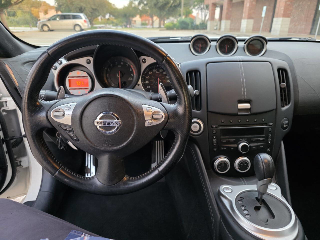 Used 2011 Nissan 370Z Touring image 19