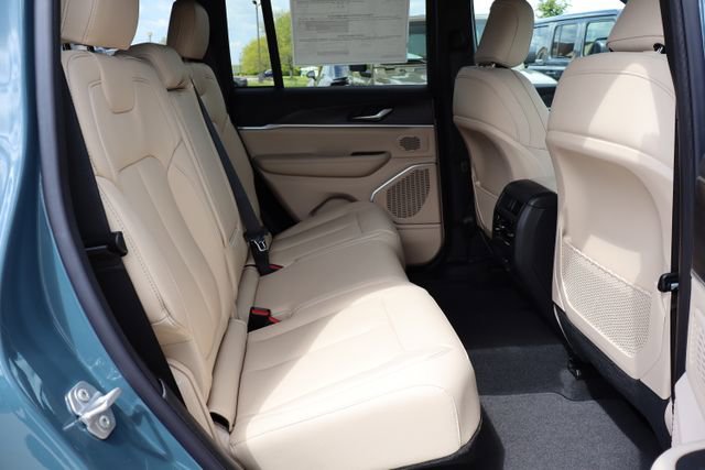 New 2026 Jeep Grand Cherokee Limited AWD/4WD image 42