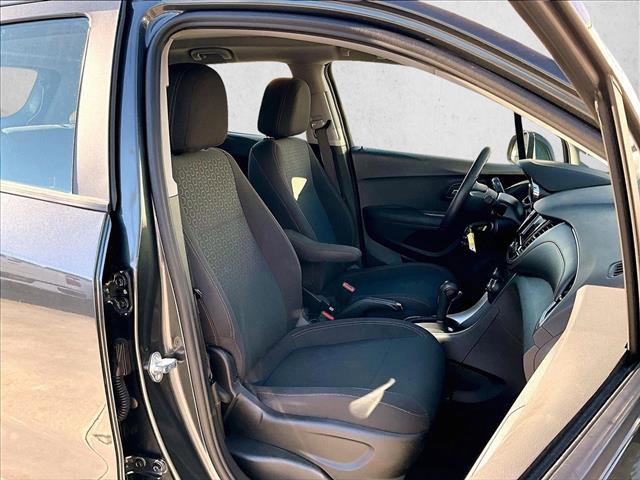 Used 2020 Chevrolet Trax LS image 9