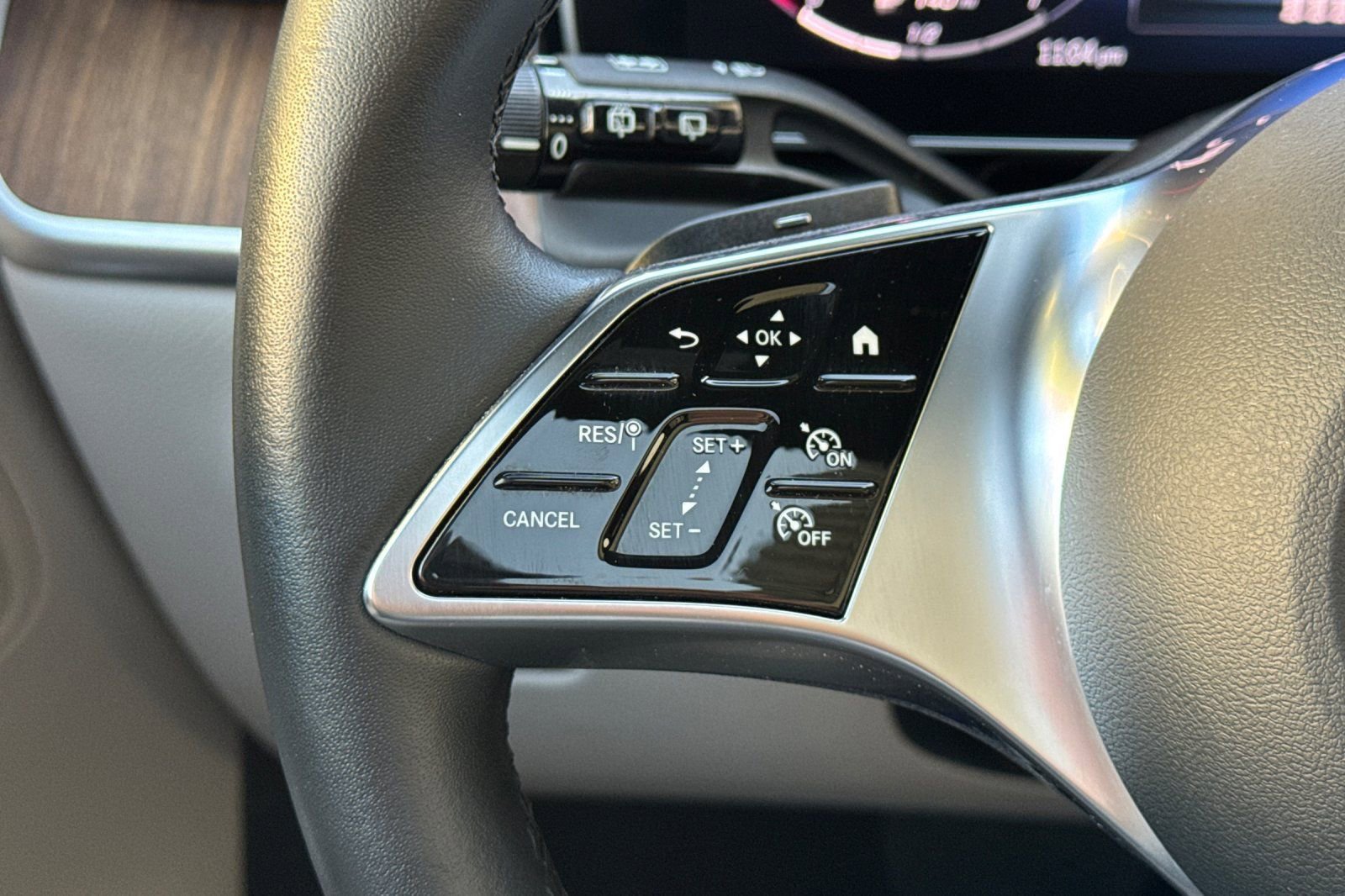 Certified 2024 Mercedes-Benz GLC 300 image 28