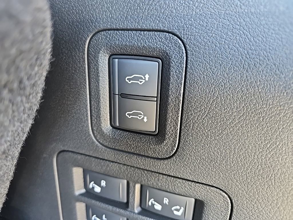 Used 2025 Nissan Armada Platinum Reserve AWD/4WD image 13