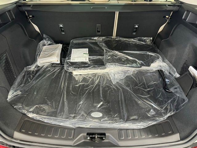 New 2024 Land Rover Discovery Sport S image 29