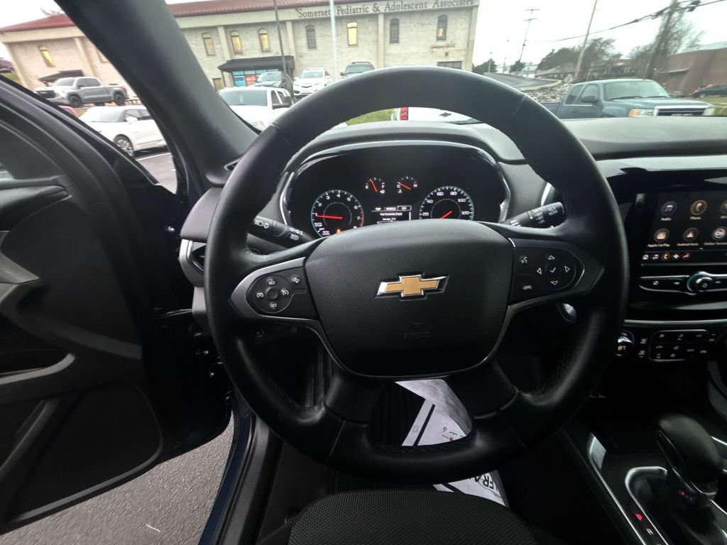Used 2023 Chevrolet Traverse LT FWD image 20