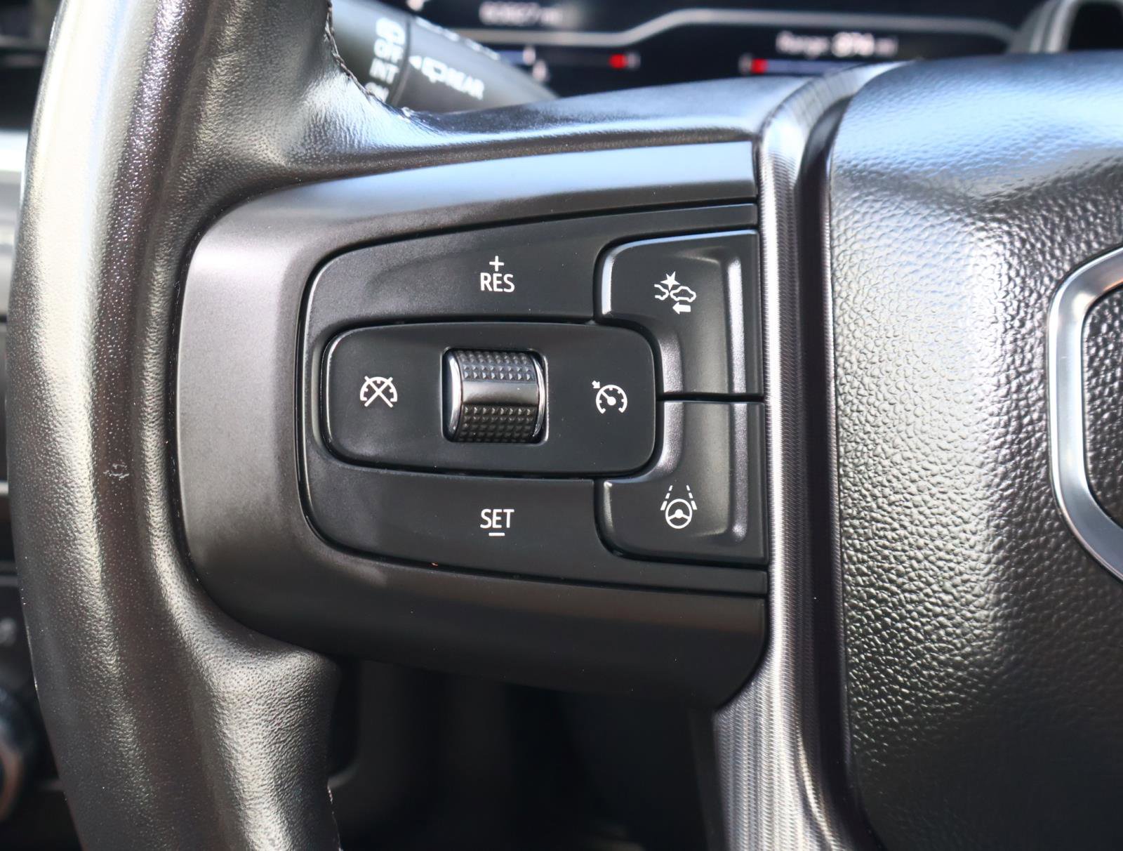 Used 2023 GMC Yukon Denali Ultimate image 28