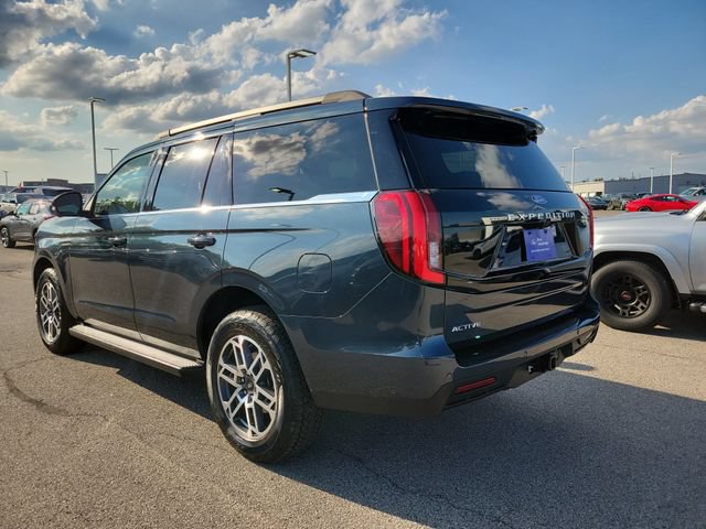 Certified 2025 Ford Expedition Active AWD/4WD image 3