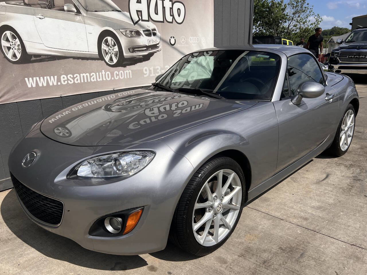 Used 2010 MAZDA MX-5 Miata Grand Touring w/ Premium Pkg image 3