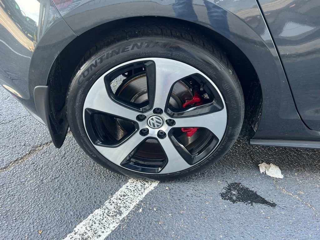 Used 2017 Volkswagen GTI SE FWD image 33
