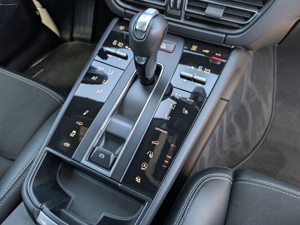 Certified 2023 Porsche Macan GTS image 15