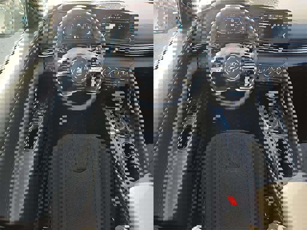 New 2026 Hyundai Elantra SE image 9