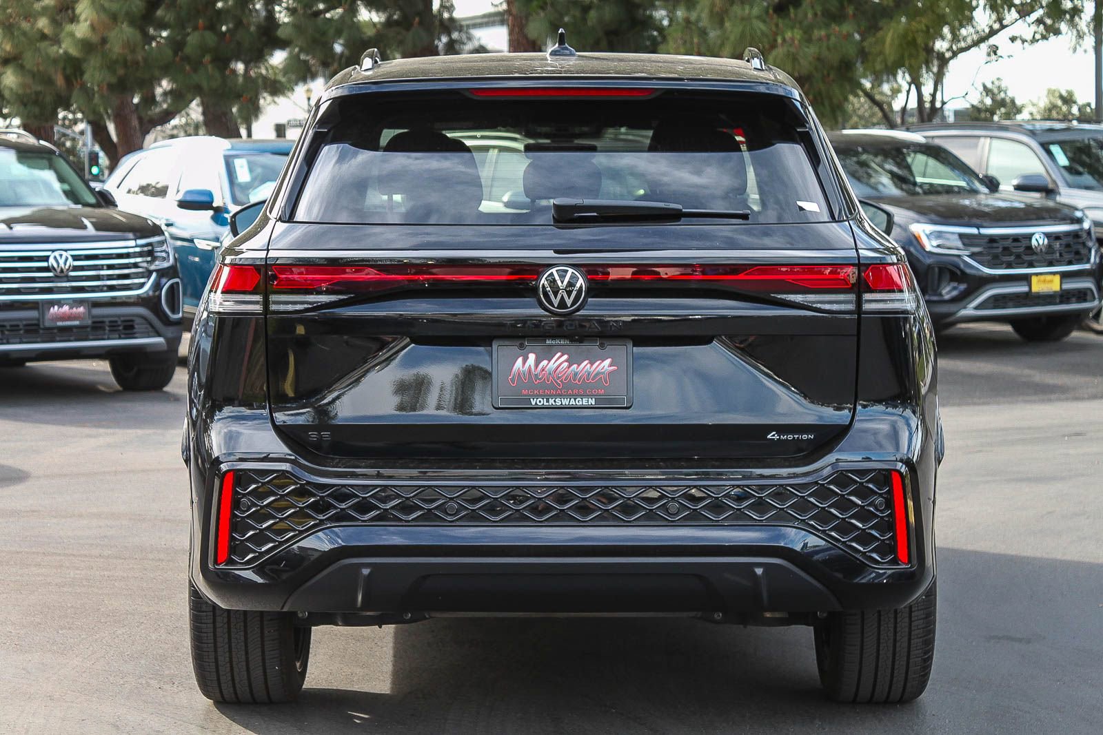 Used 2025 Volkswagen Tiguan SE R-Line AWD/4WD image 7