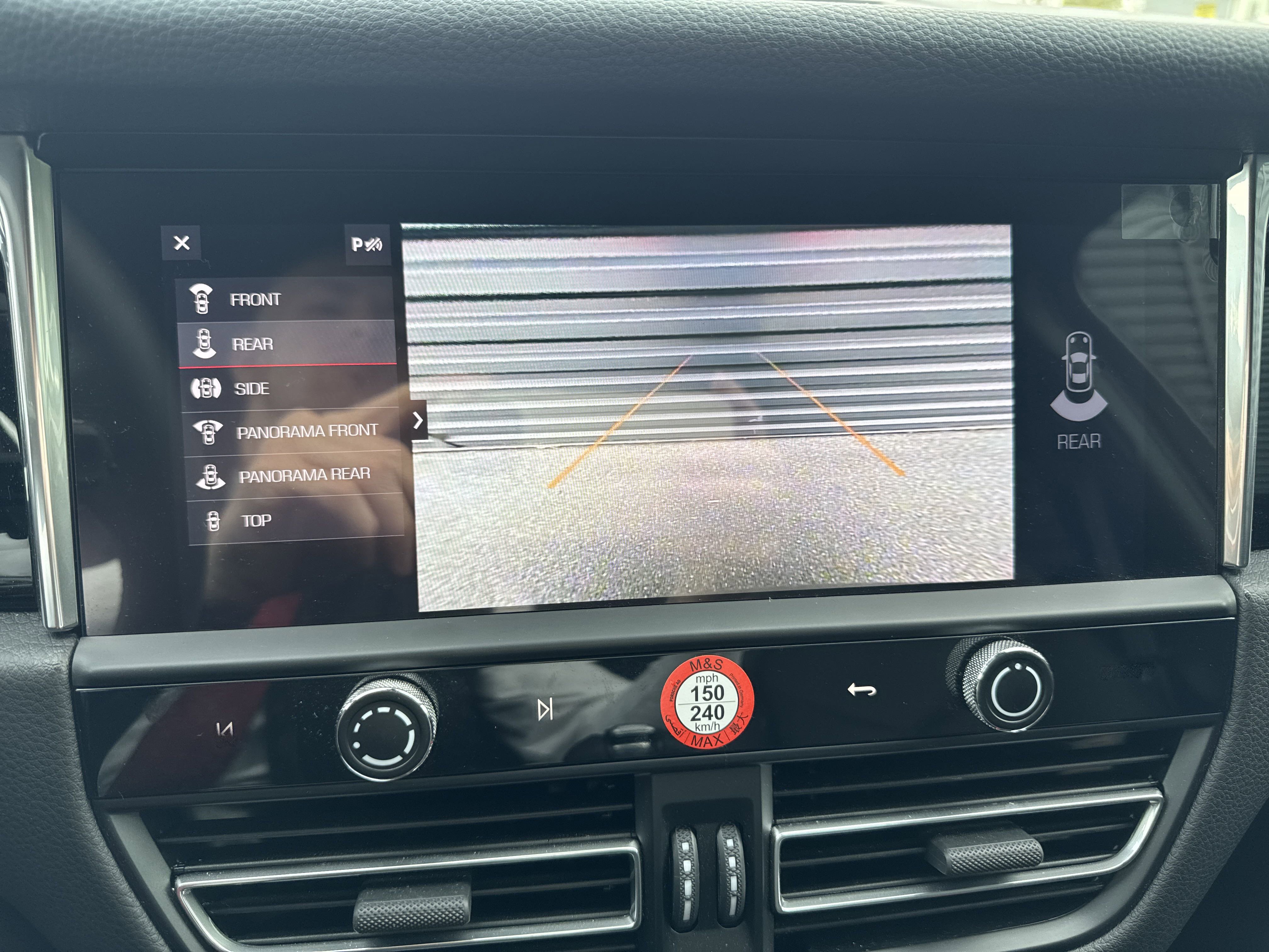 Certified 2025 Porsche Macan image 20