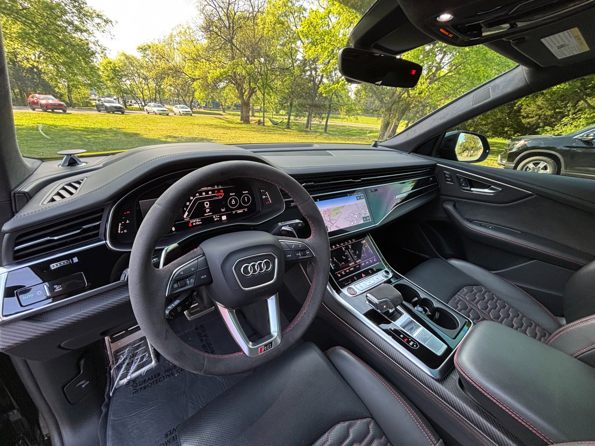 Used 2023 Audi RS Q8 w/ Black Optic Package image 10