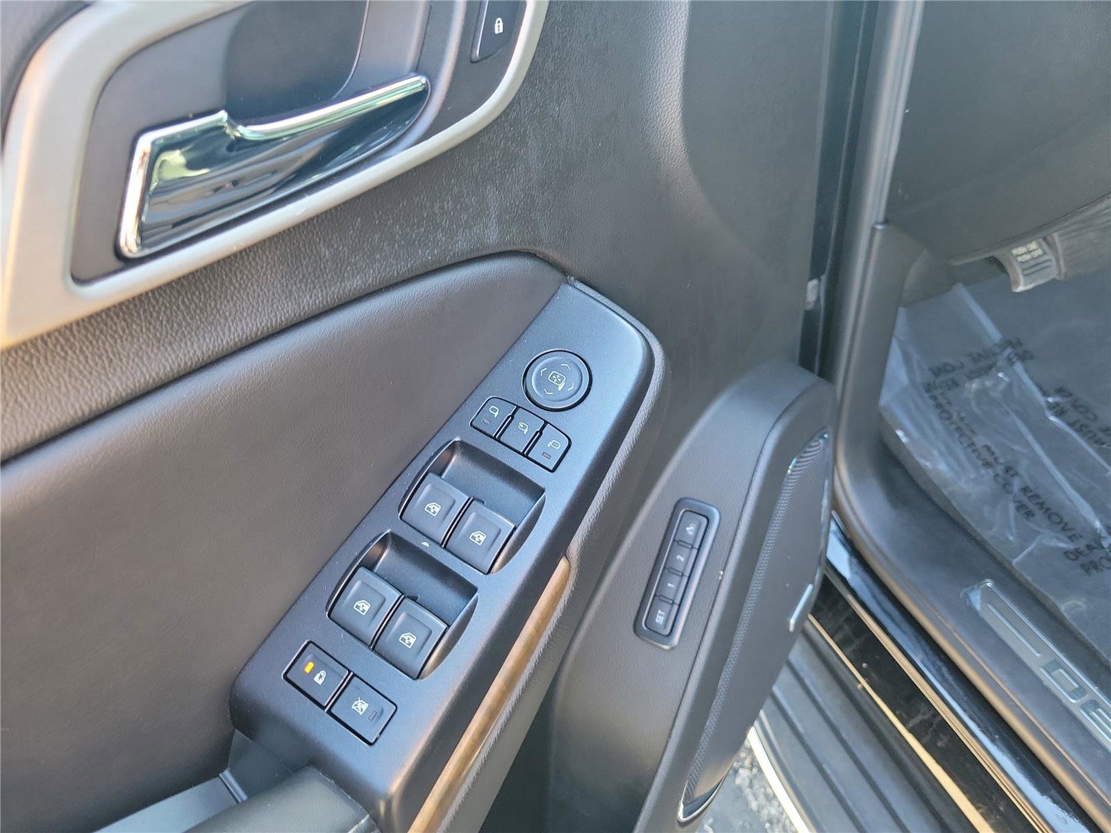 Used 2018 GMC Yukon XL Denali w/ Open Road Package image 24