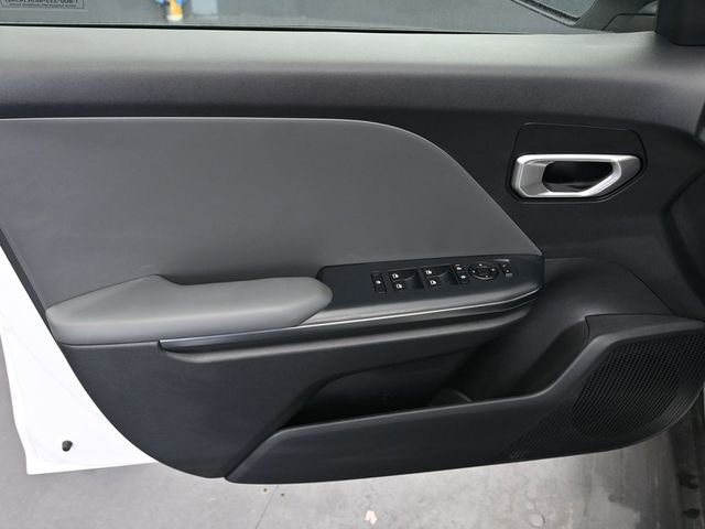 Used 2025 Kia K4 LXS image 17