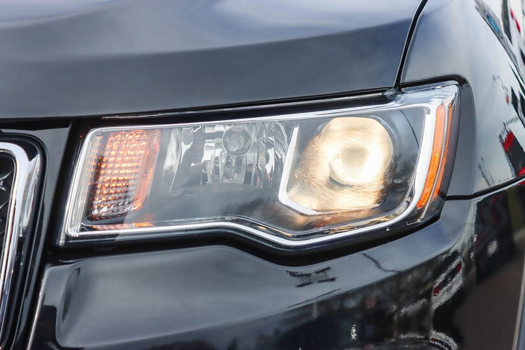 Used 2022 Jeep Grand Cherokee Laredo X image 7