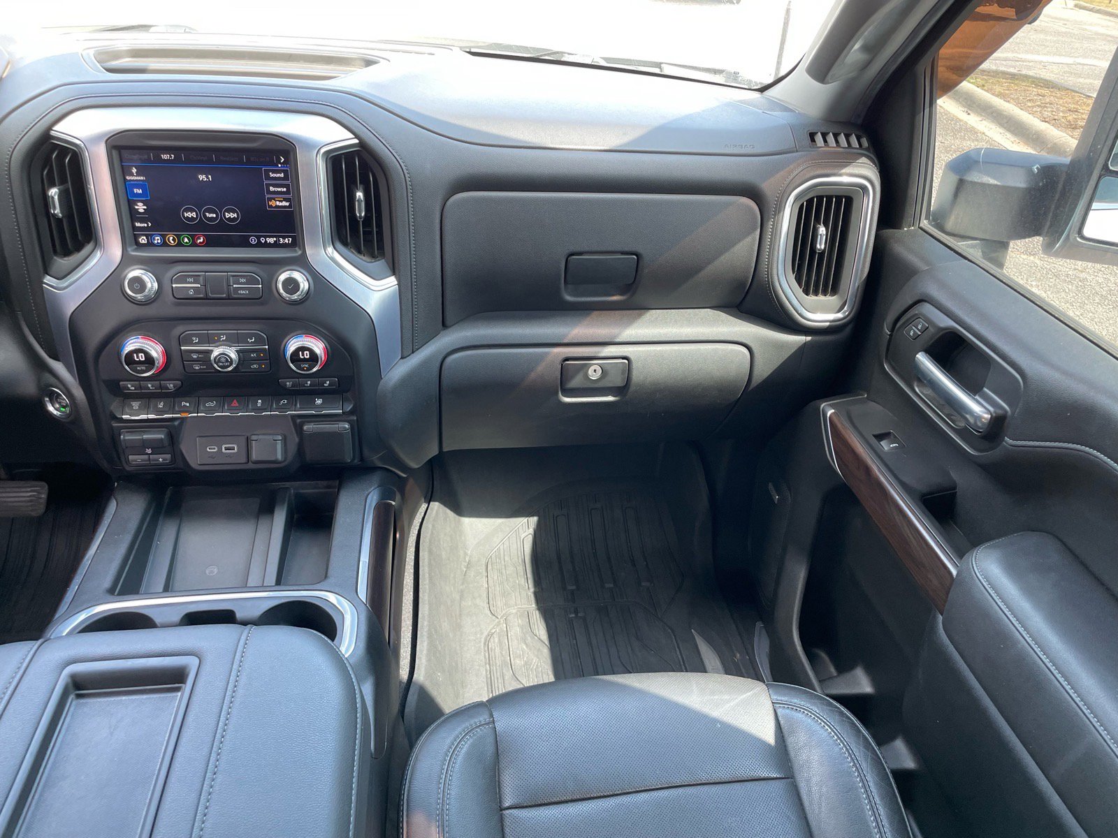 Used 2020 GMC Sierra 2500 SLT w/ SLT Premium Plus Package AWD/4WD image 6