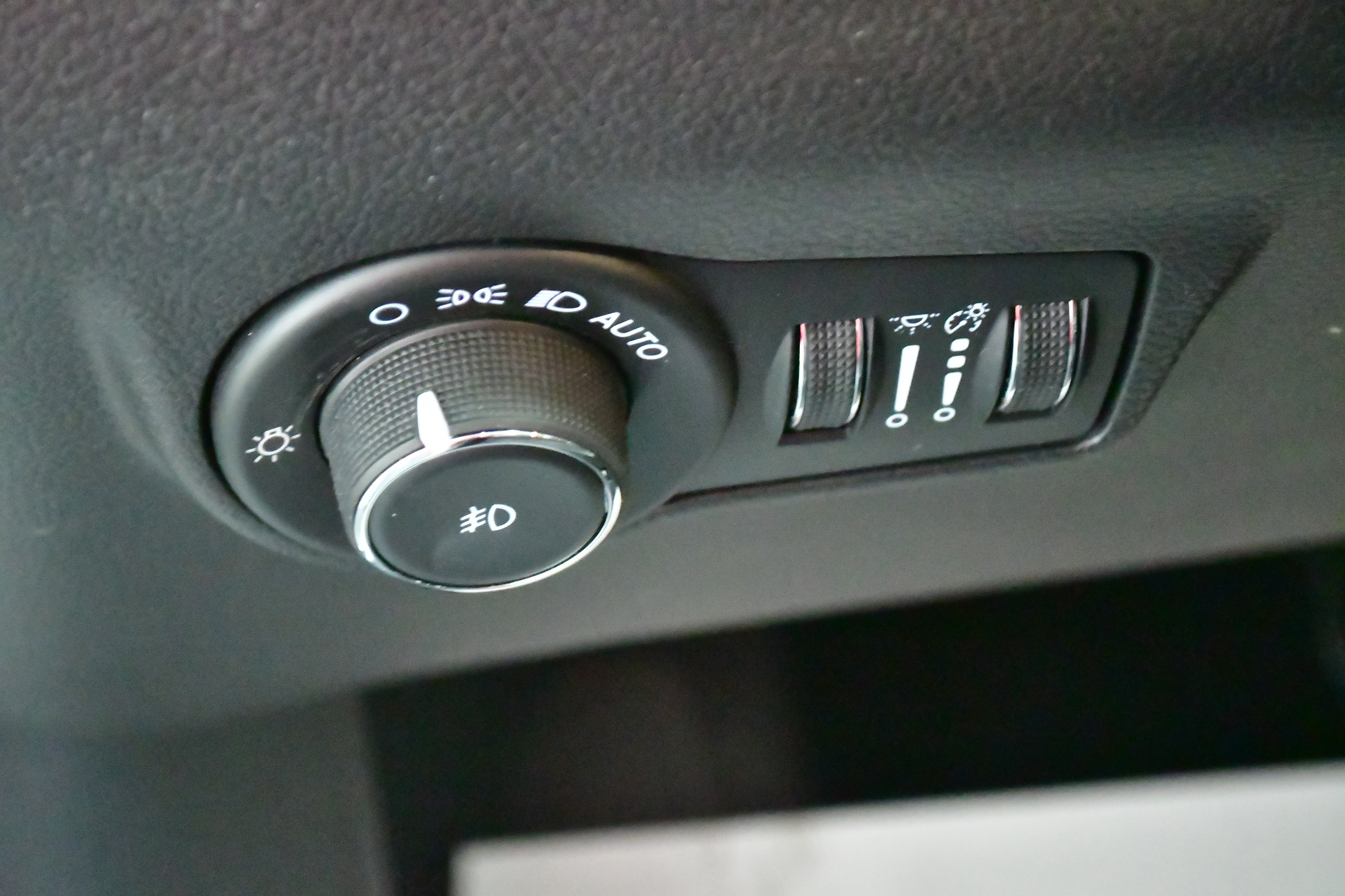 Used 2025 Jeep Compass Trailhawk AWD/4WD image 20