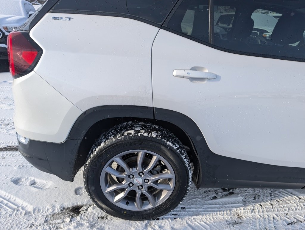 Used 2022 GMC Terrain SLT image 8