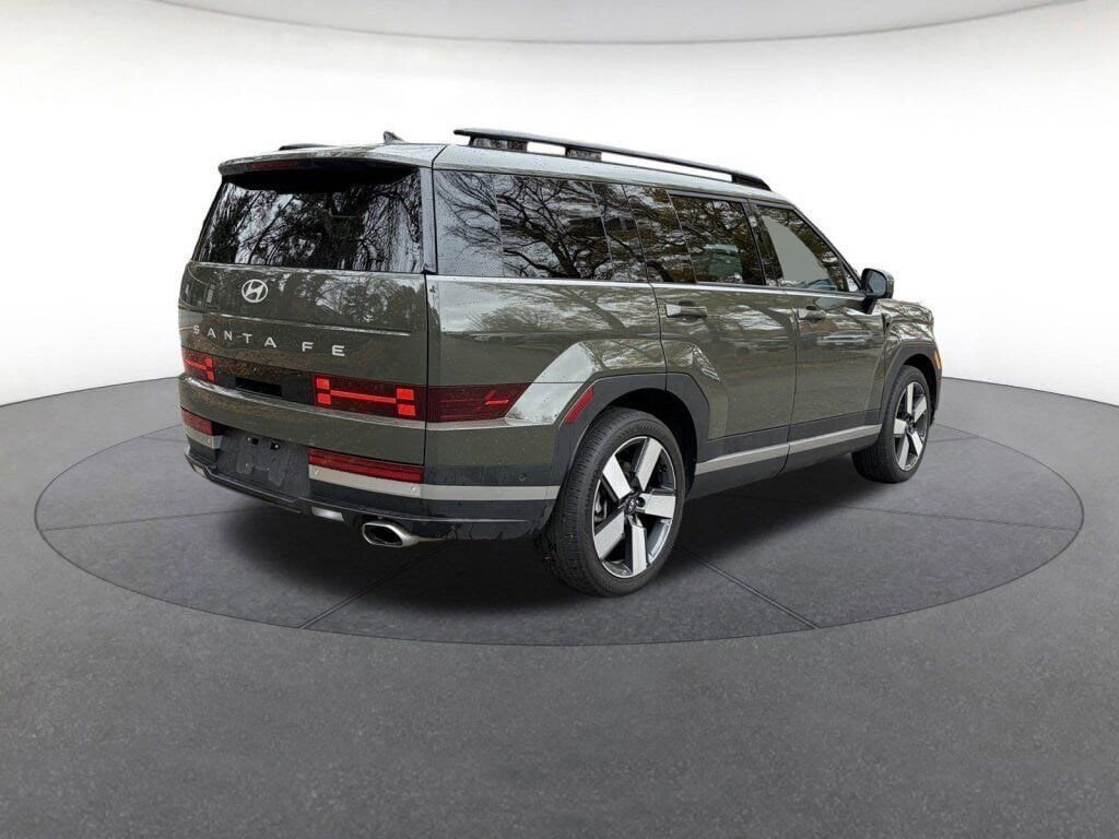 Used 2024 Hyundai Santa Fe Limited image 5