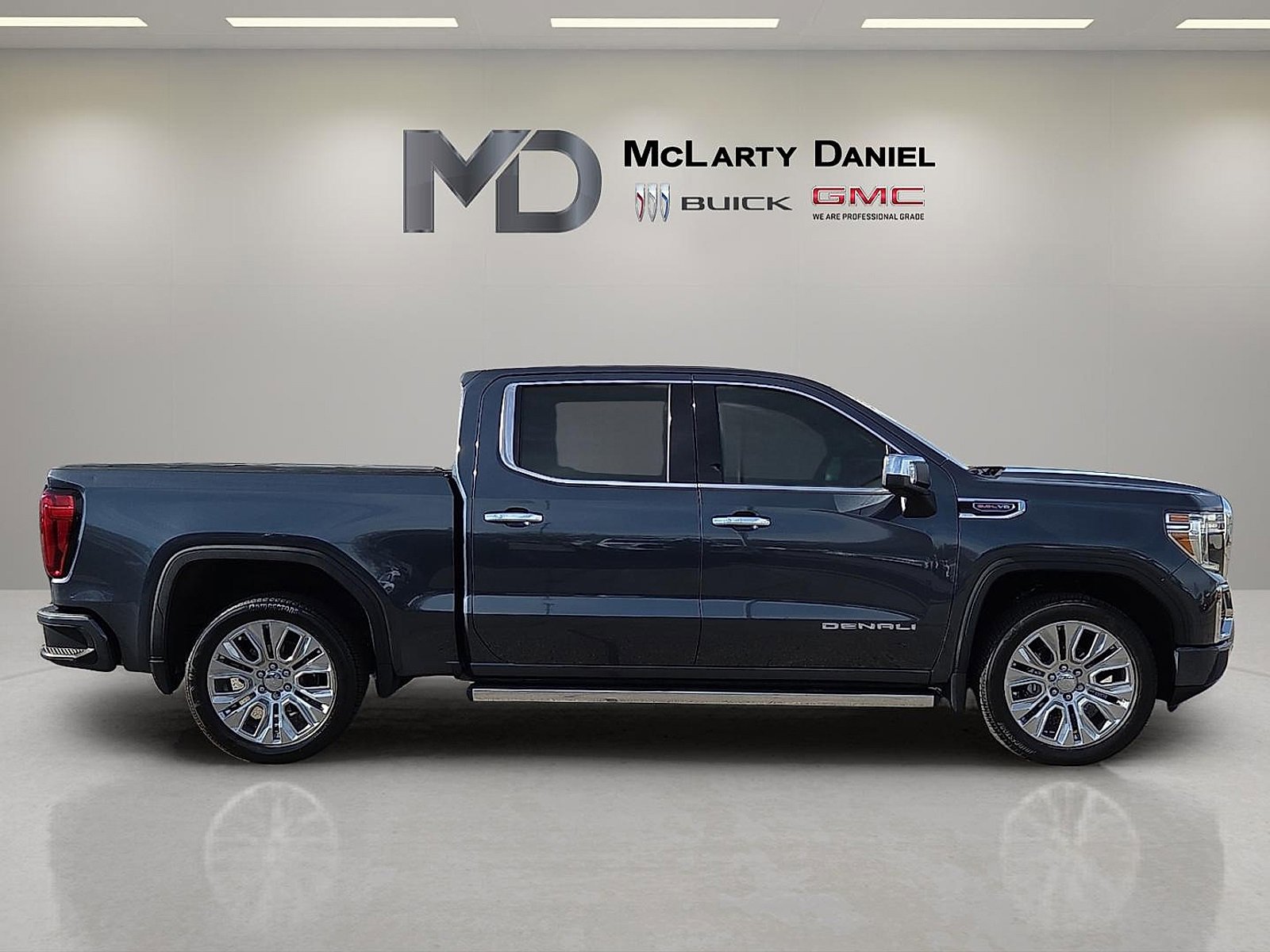 Used 2022 GMC Sierra 1500 Denali w/ Denali Premium Package image 6
