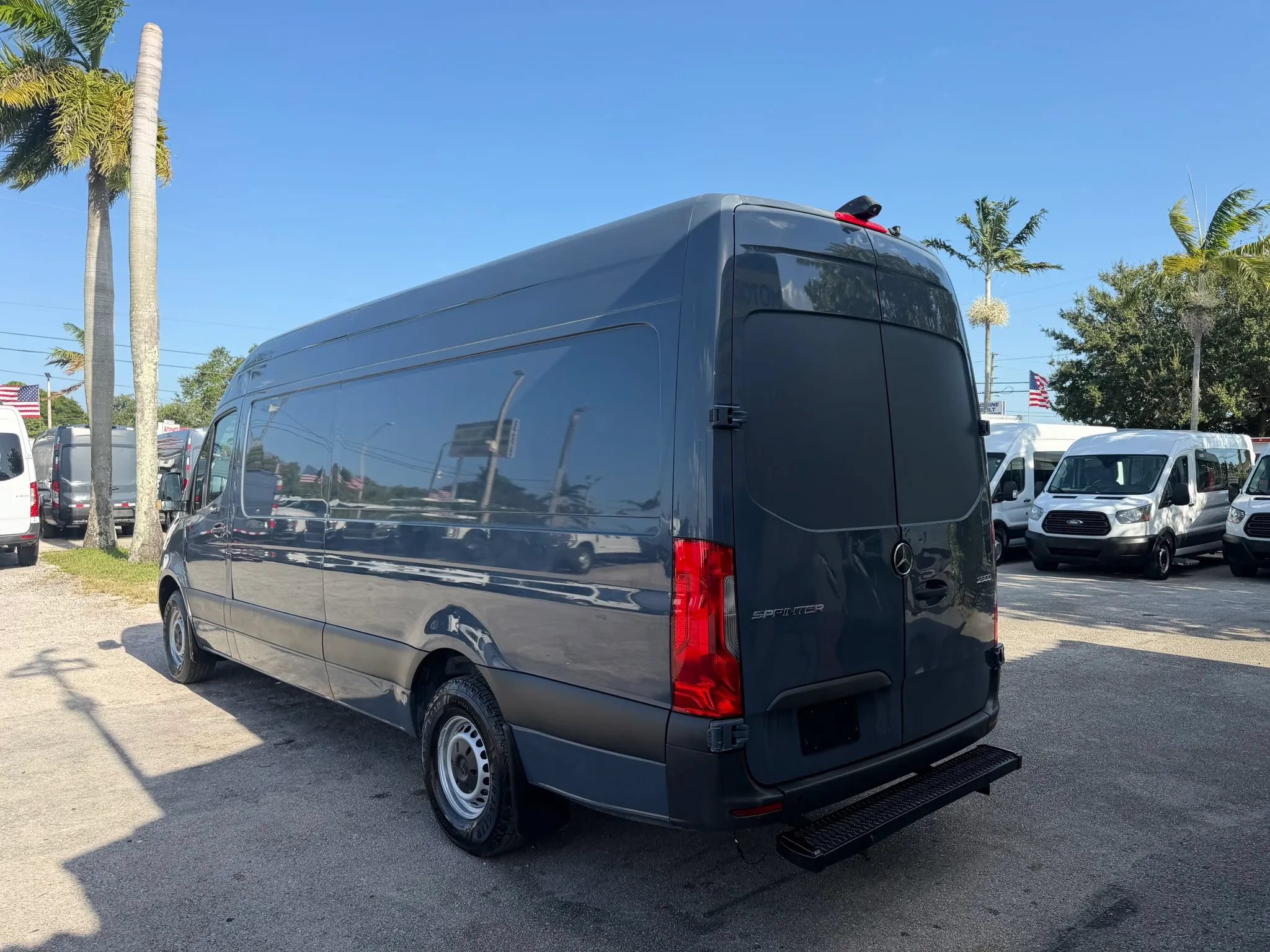 Used 2019 Mercedes-Benz Sprinter 2500 170 Extended Cargo image 3