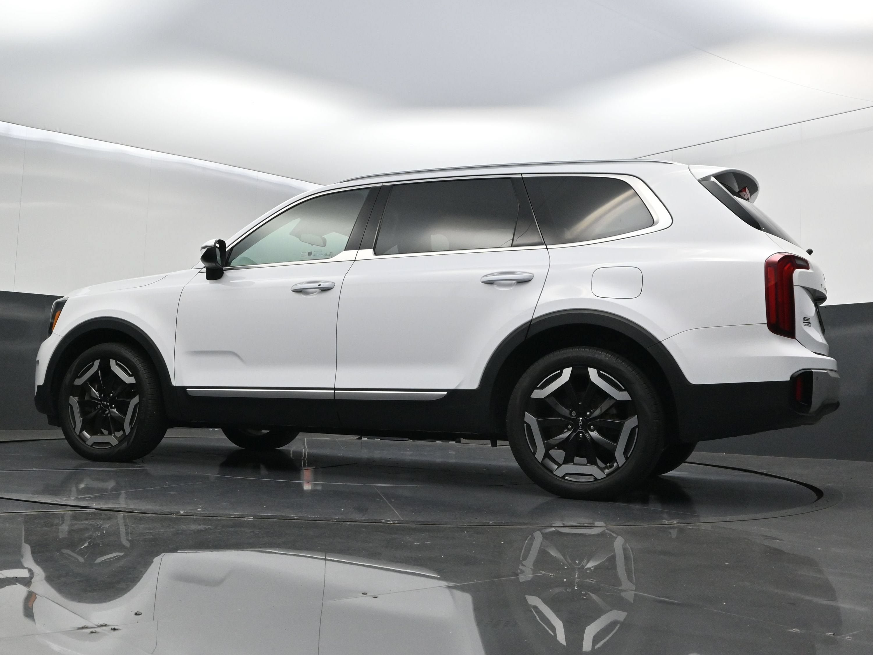 Used 2024 Kia Telluride S w/ S Sunroof Package AWD/4WD image 47