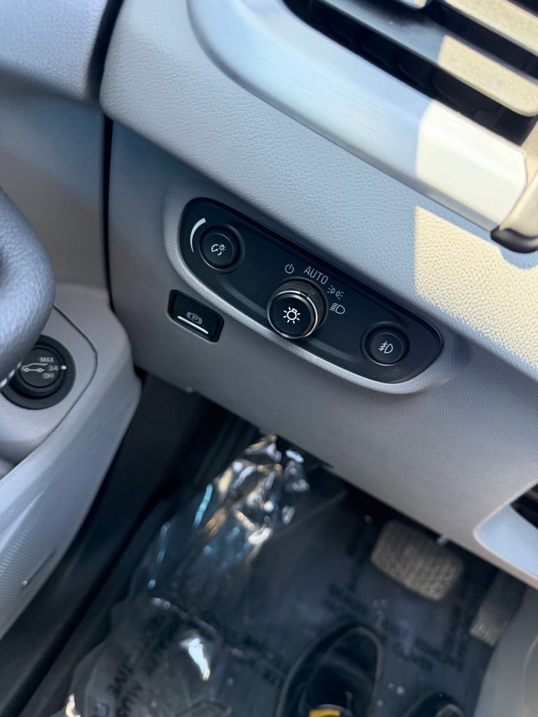 Used 2022 GMC Terrain SLT w/ Infotainment Package II image 19