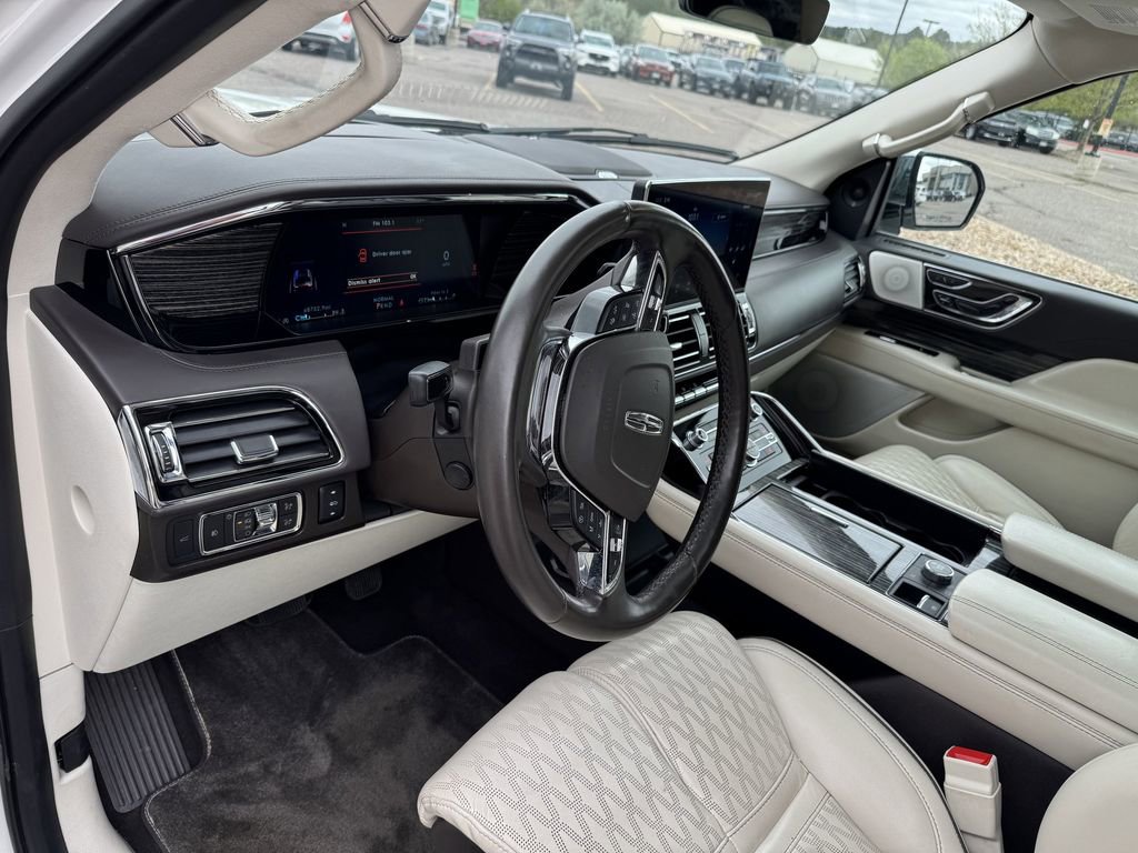 Used 2022 Lincoln Navigator Black Label AWD/4WD image 18