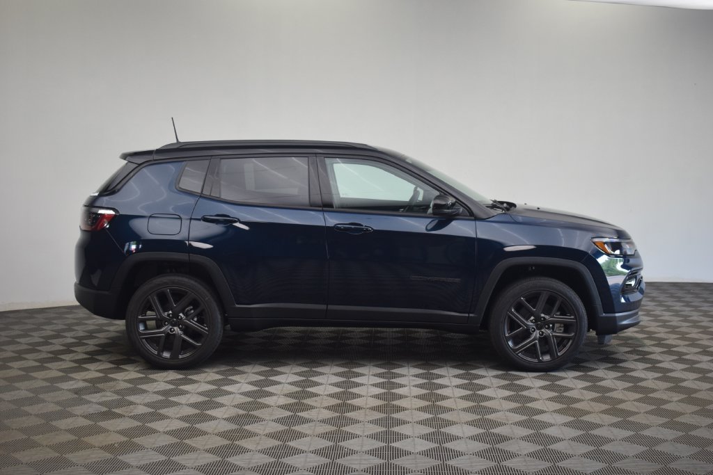 New 2026 Jeep Compass Limited AWD/4WD image 3