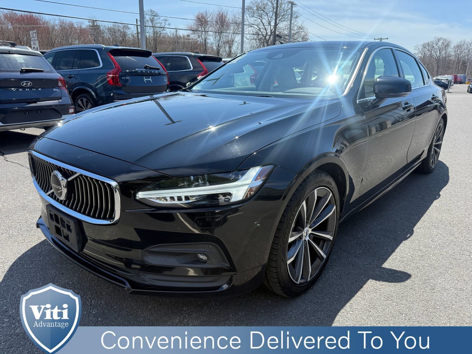 Used 2021 Volvo S90 T6 Momentum image 4