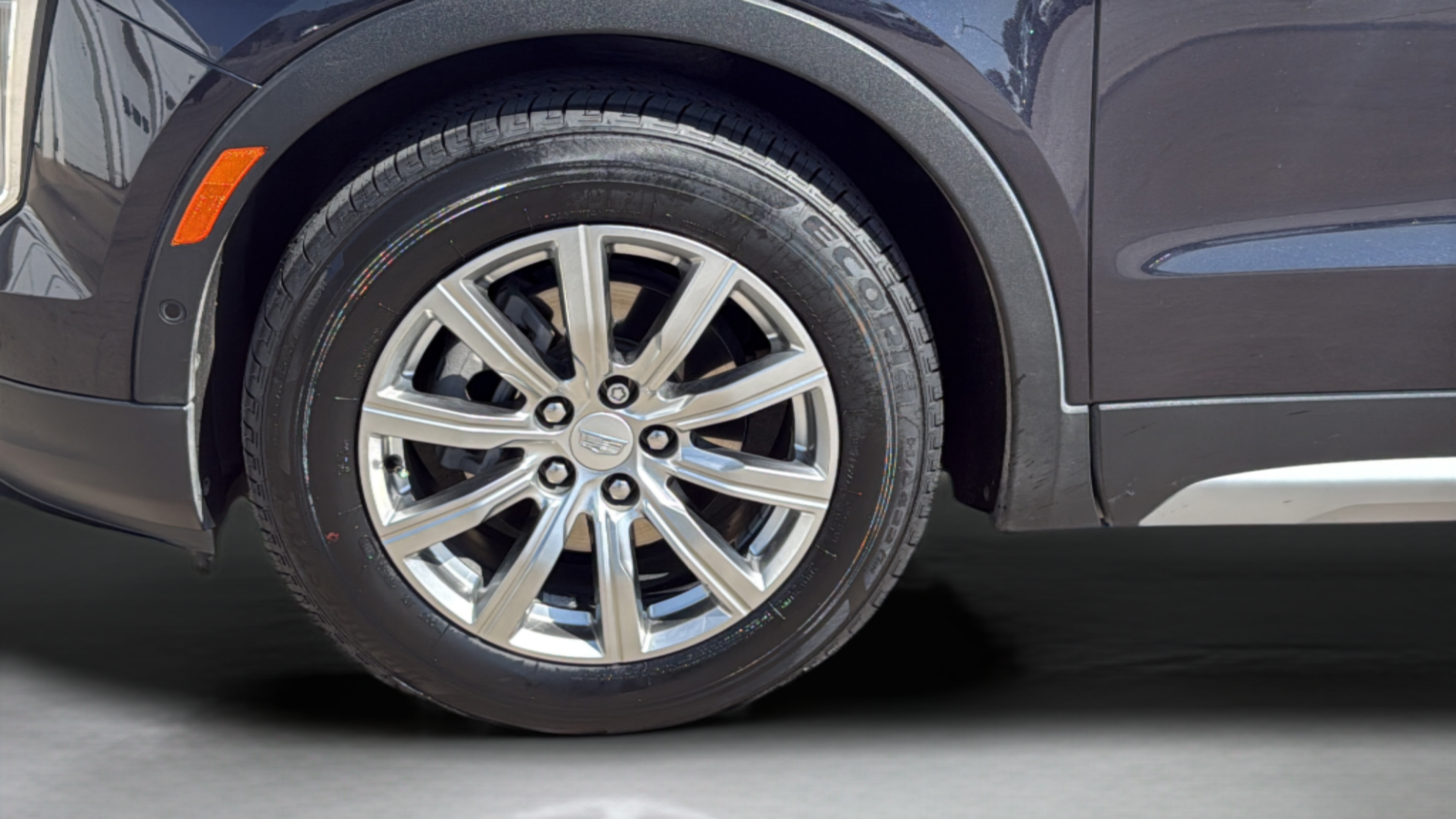 Used 2022 Cadillac XT4 Premium Luxury w/ Enhanced Visibility Package FWD image 32