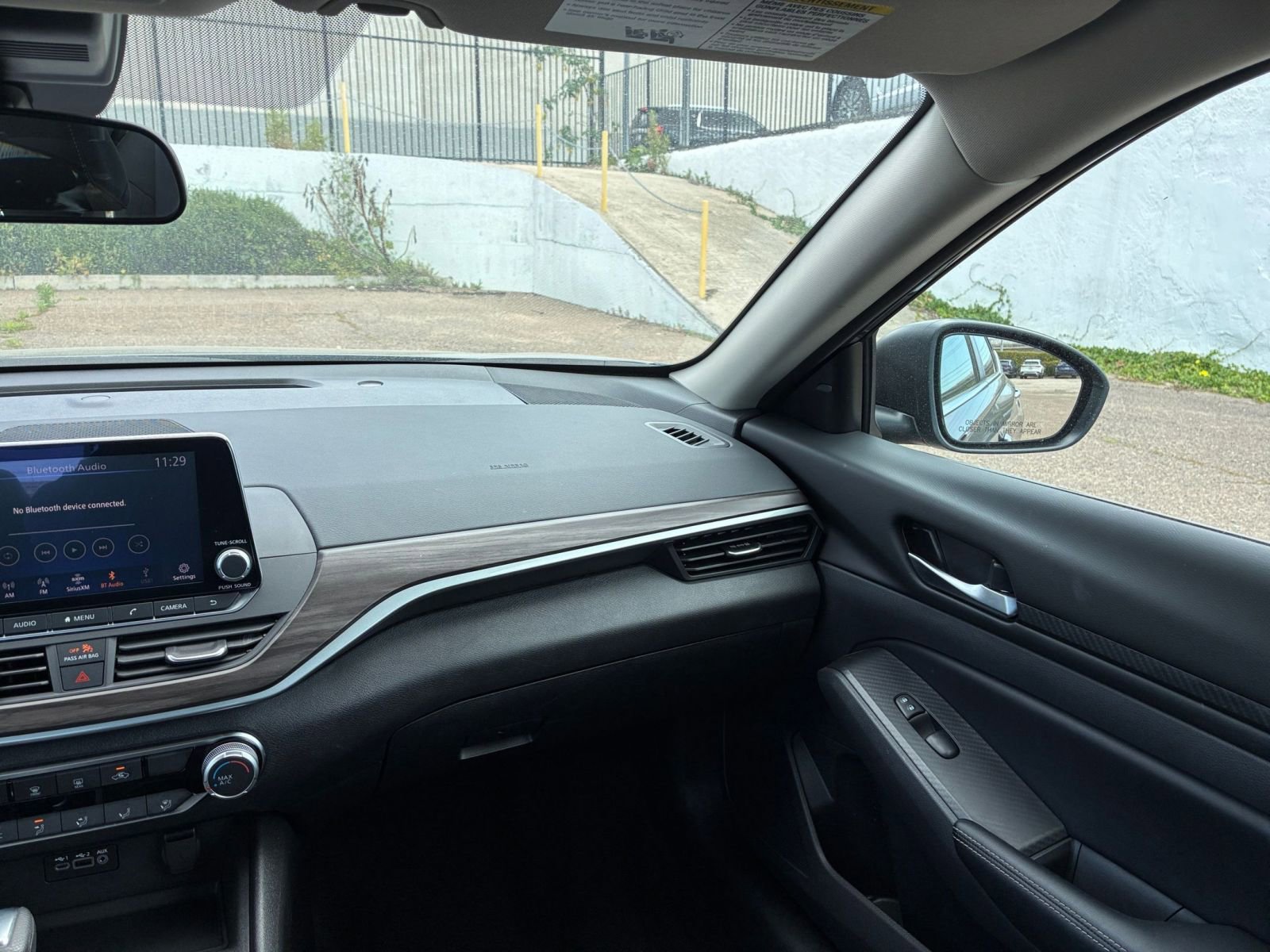 Used 2025 Nissan Altima 2.5 SV FWD image 35
