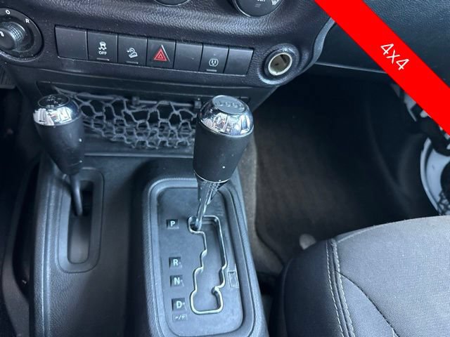 Used 2015 Jeep Wrangler Unlimited Rubicon AWD/4WD image 31