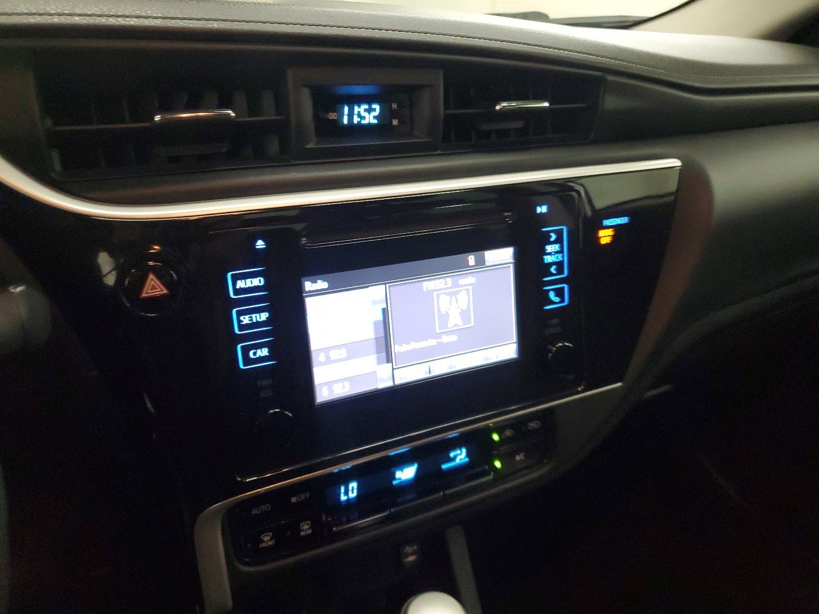 Used 2019 Toyota Corolla LE FWD image 27