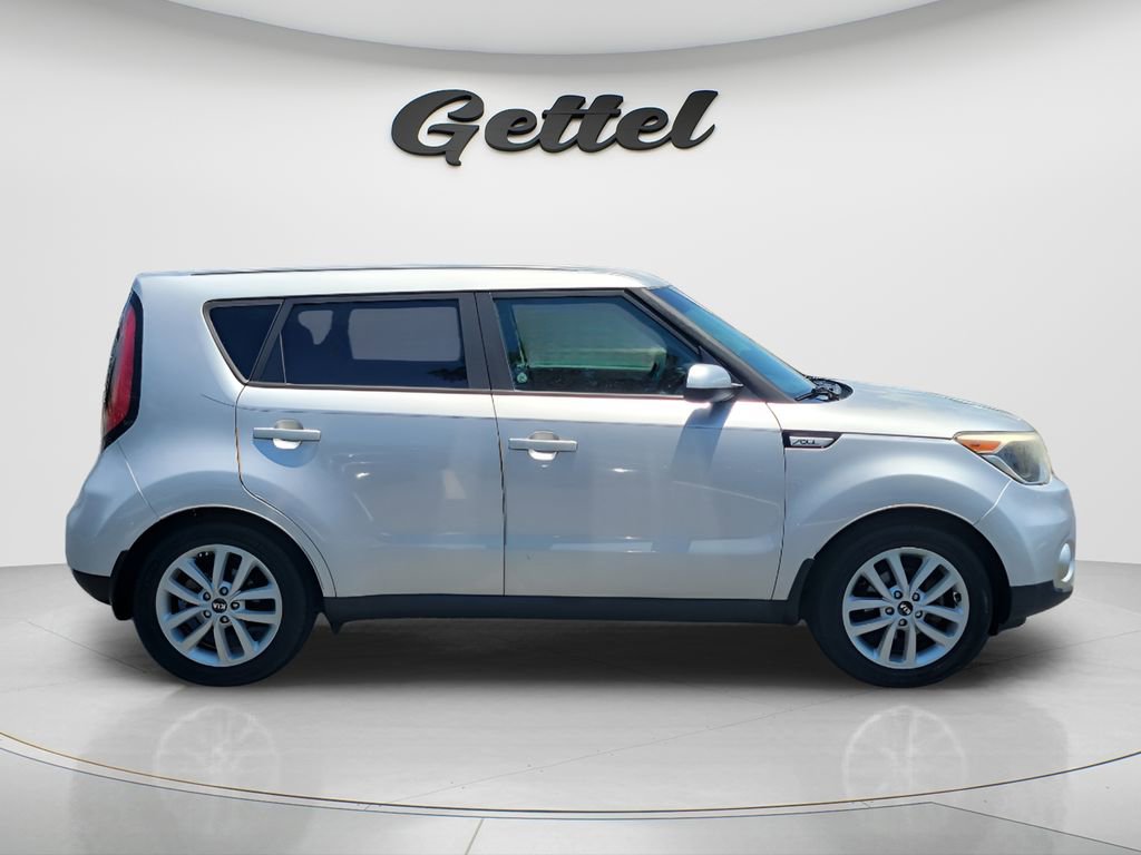 Used 2017 Kia Soul + FWD image 4