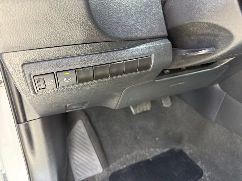 Certified 2024 Toyota Corolla LE FWD image 27