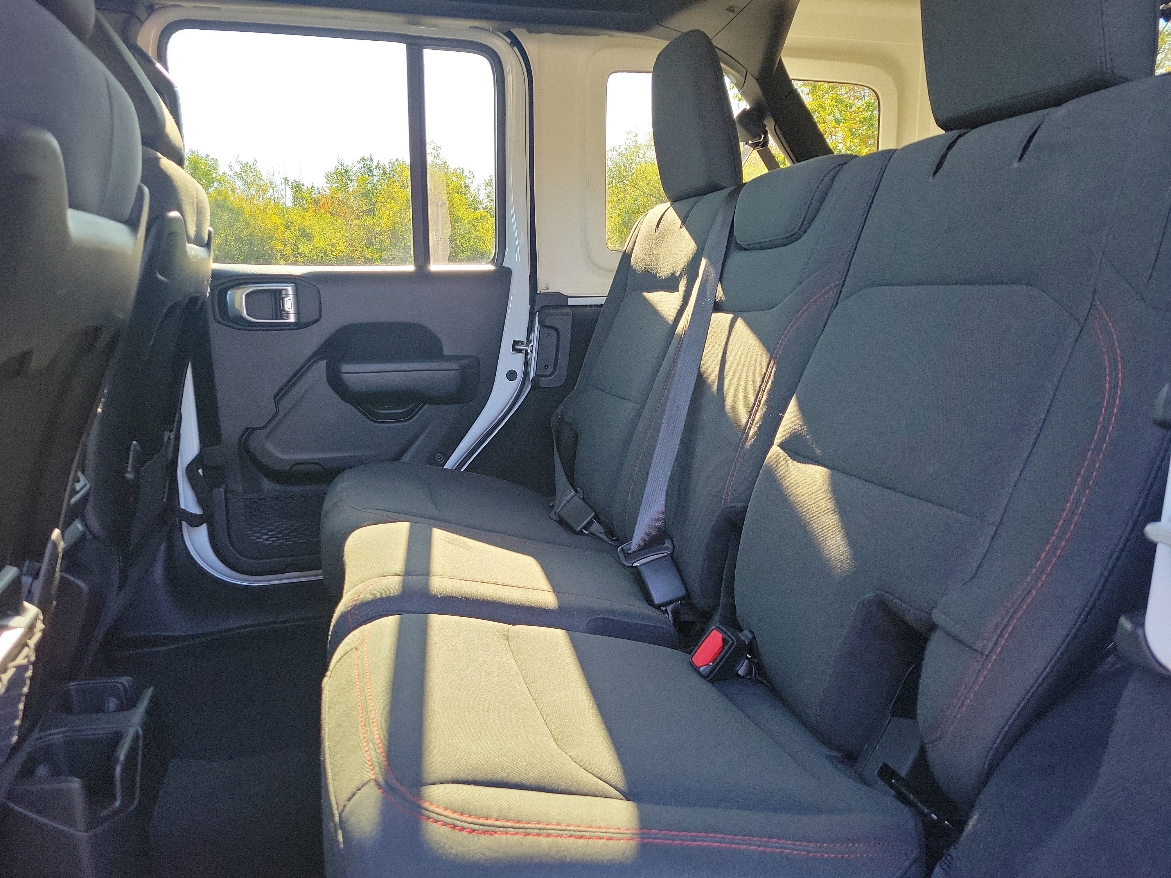 Used 2024 Jeep Wrangler Unlimited Rubicon image 16