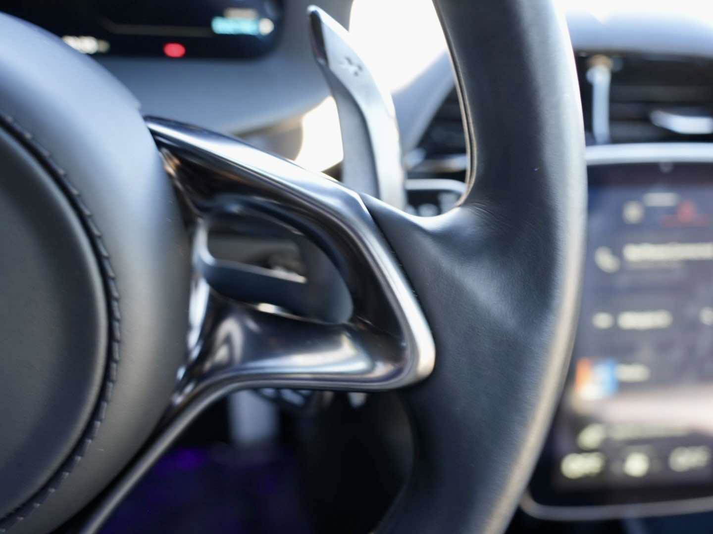 Used 2023 McLaren Artura image 18