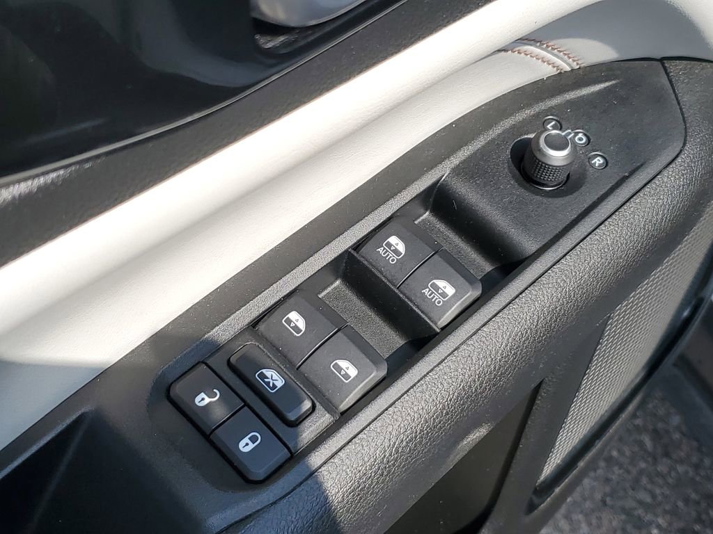 Used 2022 Jeep Compass Limited AWD/4WD image 23